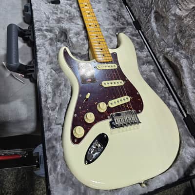 Fender American Professional II Stratocaster Left-handed - Olympic White w/Maple Fingerboard + OHSC & PLEK*D #290 image 9
