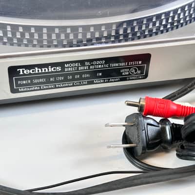 Technics SL-D202 Direct Drive Turntable Vintage Record Player image 9