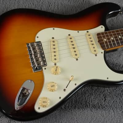 Fender Stratocaster 2017 - Sunburst Made in Japan image 6