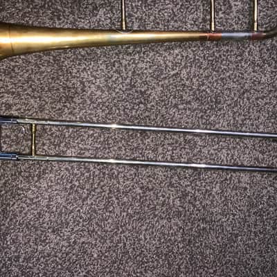 Vintage 1957 Getzen Super Deluxe Bb Tenor Trombone with mouth piece and hardshell case image 17