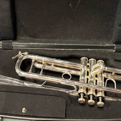 Bach Stradivarius Trumpet Model 37, Silver Finish image 9