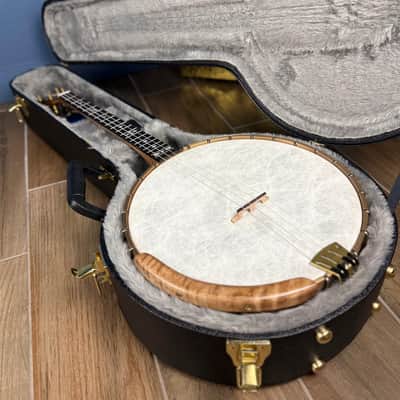 Ome Wicklow 11" 19-Fret Tenor Curly Maple Openback Banjo with Rolled Brass Ring image 23