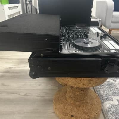 Pioneer DJ - DDJRR - DJ Controller + Sliding laptop case. - BLACK image 4