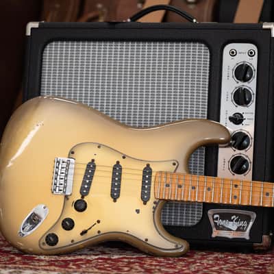 1979 Fender USA American Hardtail Stratocaster - in Antigua Burst image 12
