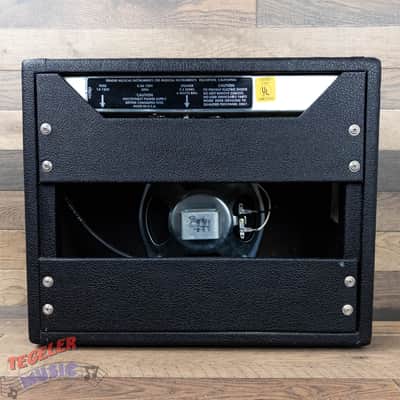 USED-Fender Champ Tube Amp 1976, 6 Watts, 3.2 Ohms, 0.5A, 120V, 60Hz, 8" Speaker image 3