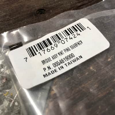Real Life Relics Fender® Aged Stratocaster® Tremolo Bridge Kit 2 3/16 String Spacing (Fender® 0054619000    [L8] image 5