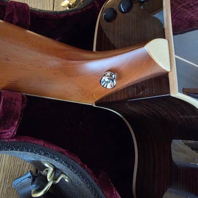 Taylor 814ce-N Acoustic/Electric Nylon String Guitar image 9