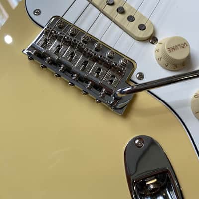 Fender Vintera II '70s Stratocaster with Maple Fretboard - Vintage White image 5