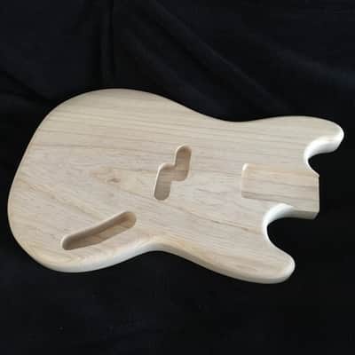 Mustang Bass Body 69 2 Piece Swamp Ash image 3
