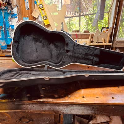 SKB Acoustic Guitar Hard Case image 6