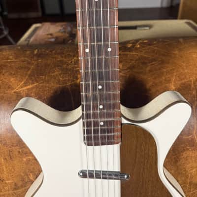 Danelectro 6026 DC-2 Deluxe Double Pickup Shorthorn 1960’s - White image 4