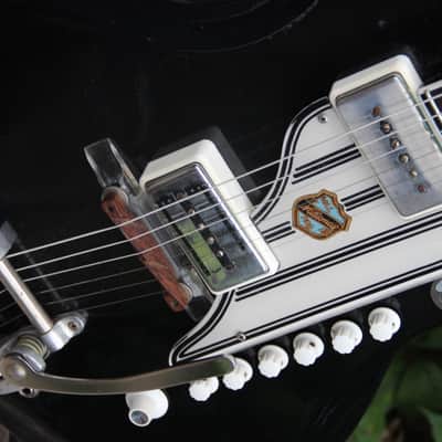 Vintage National Valco Val Pro 88 1962 Black Resoglas 3 pickups & Bigsby image 4