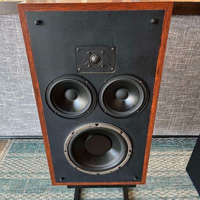 Polk Audio Monitor 10A Speakers w/ stands image 17