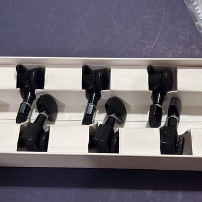 Right Handed Hipshot Locking Tuners 6 Inline 2020s - Black image 2