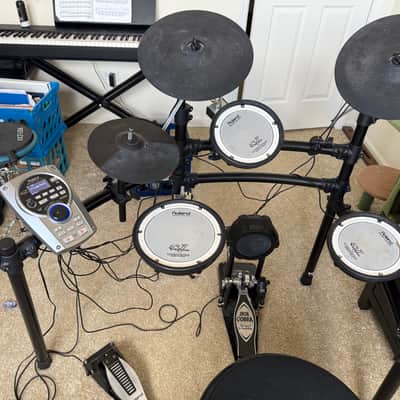 Roland TD-15K V-Drum Kit with Mesh Pads