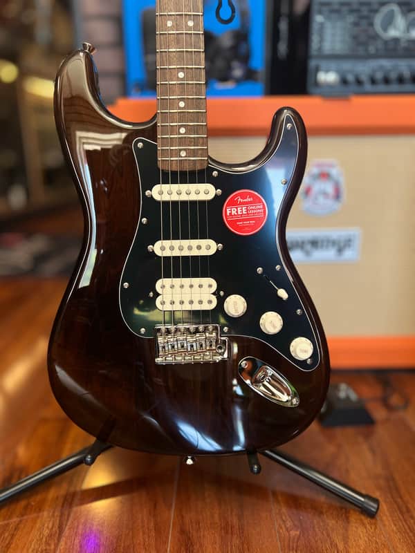 Squier Classic Vibe '70s Stratocaster HSS with Laurel Fretboard 2019 - Present - Walnut image 1