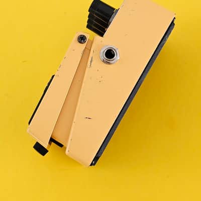 Boss AC-2 Acoustic Simulator (Silver Label) 1997 - 2006 - Yellow image 4