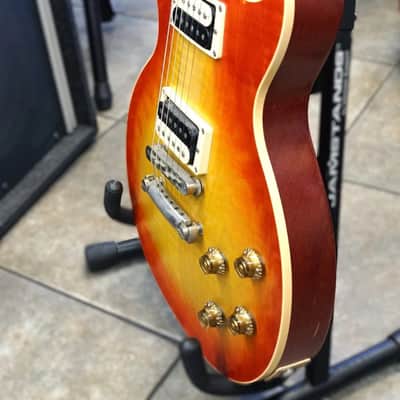 Gibson Les Paul Standard Faded with '60s Neck Profile 2005 - 2008 - Heritage Cherry Sunburst image 2