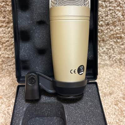 Behringer C-1 Large Diaphragm Condenser Microphone W/Clip & Case image 3