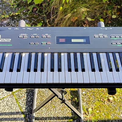 Yamaha SY22 Dynamic Vector Synthesizer