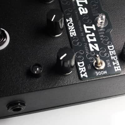 Ivy Pedals La Luz 2025 - All-Black + always-on LFO LED image 5