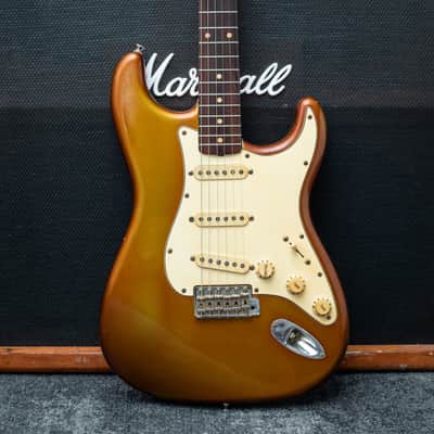 Fender Custom Shop Limited Edition 1961 STRAT RELIC *8 of 12* 2000 - Gold (applied over a Sonic Blue base) image 2