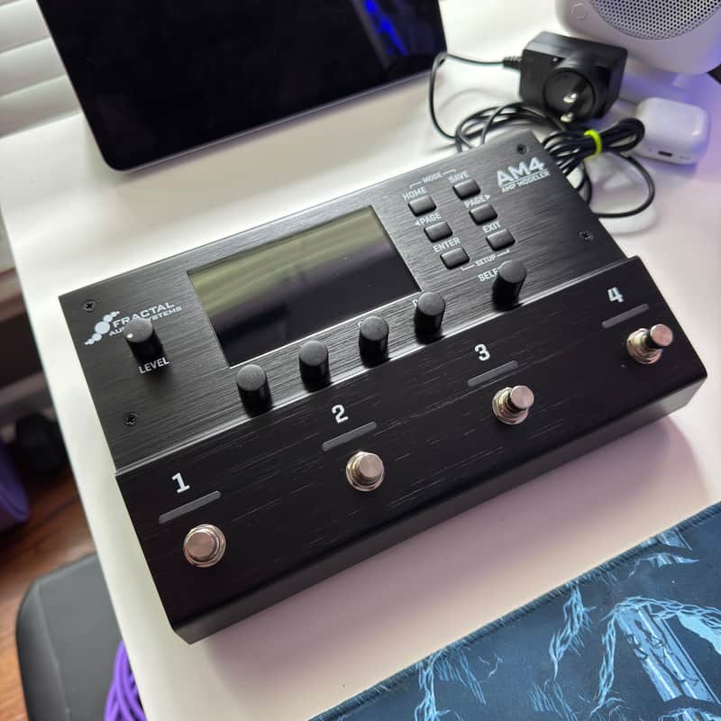 Fractal Audio AM4 Compact Amp Modeler & Multi-FX