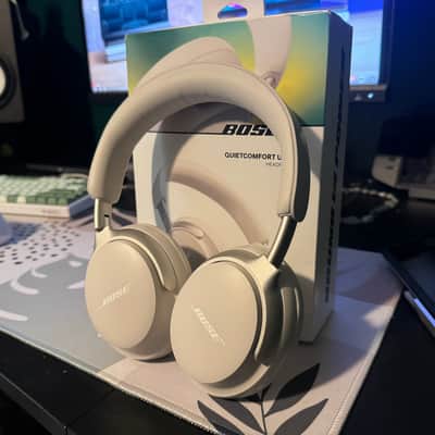 Bose QuietComfort Ultra Noise canceling Headphones 2023 - White image 1