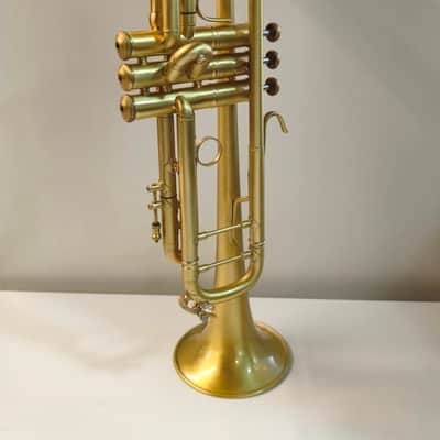 Trompeta Bach Stradivarius 43 lacado mate en perfecto estado image 10