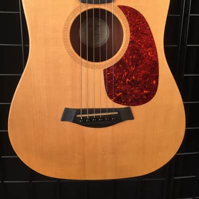 Taylor Baby Taylor 301 Travel Size Acoustic Guitar Natural w