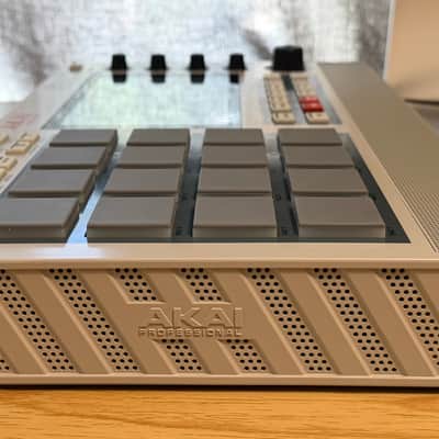 Akai MPC Live II Standalone Sampler Retro Edition image 6
