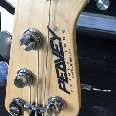 Peavey Foundation 5 String 80's Red USA image 4