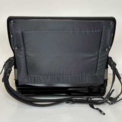 Universal Electrovox Fullsize Piano Accordion LMM (41 key / 120 Bass) W/ Case image 6