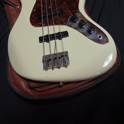 Rare Vintage Fender Japan JV JB62 Jazz Bass Vintage White w/gigbag 1982-83 image 2