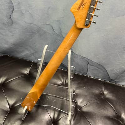 Squier Classic Vibe 70s Loaded Stratocaster Neck Vintage Tint with CBS Style Headstock, Flame Maple Figuring image 4