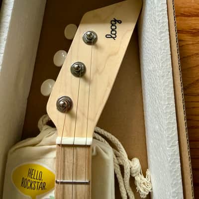 Loog Pro-3 Stringed Acoustic Guitar - Red image 4