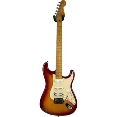 Fender American Deluxe Stratocaster 2005 - Cherry Sunburst image 3