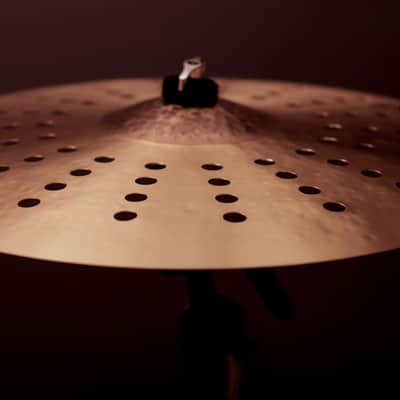 Sabian 18" HHX Complex Aero Crash image 3