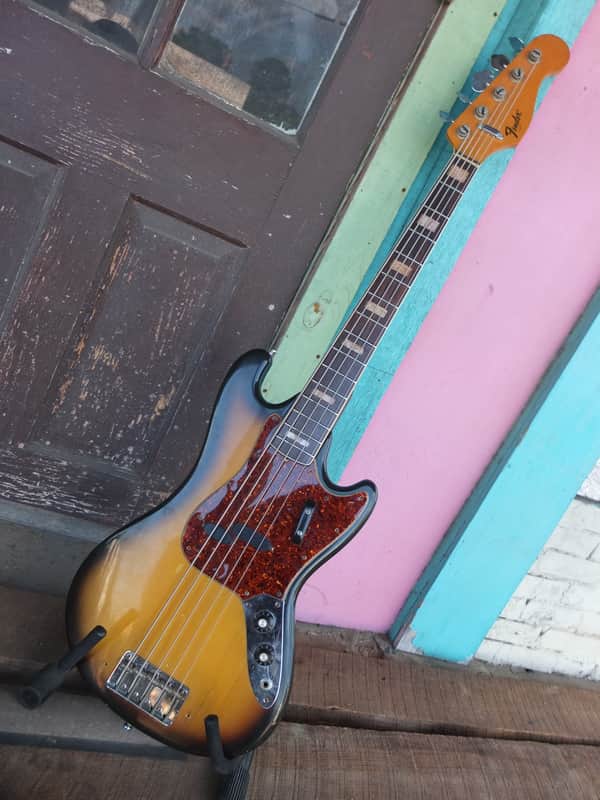 Fender Bass V