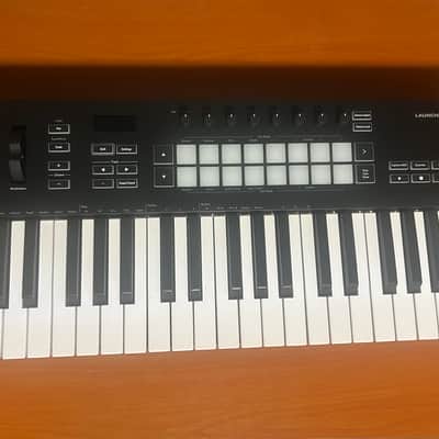Novation Launchkey 37 MKIII MIDI Keyboard