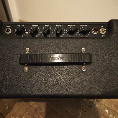 Fender Blues Junior III 15-Watt 1x12" image 3