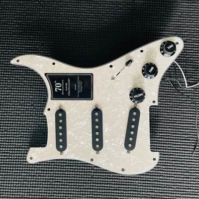 Fender Pure Vintage ‘59 Loaded Pickguard 70th Anniversary Player Stratocaster Staggered Single Coil Strat Pickups White Pearloid Black Pickup Covers Knobs image 5