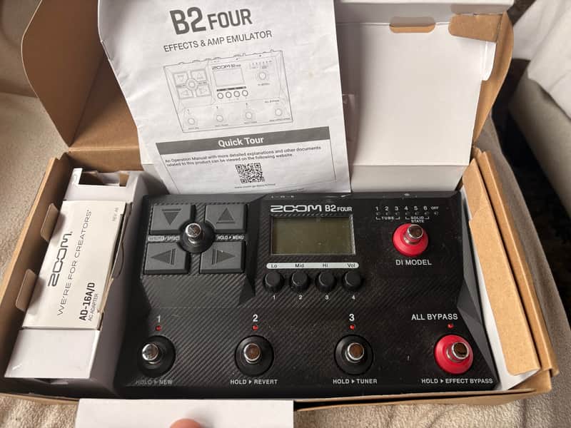 Zoom B2 Four