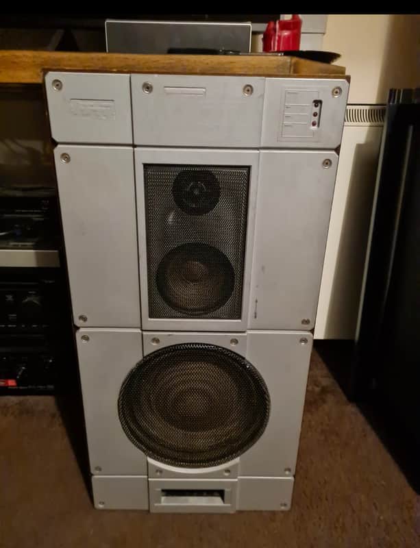 Radiotehnika S90B 1980 - Wood and plastic image 1