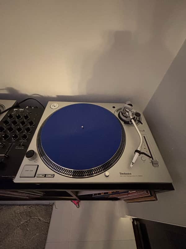 Technics SL-1200MK7 2019 - Present - Silver image 1