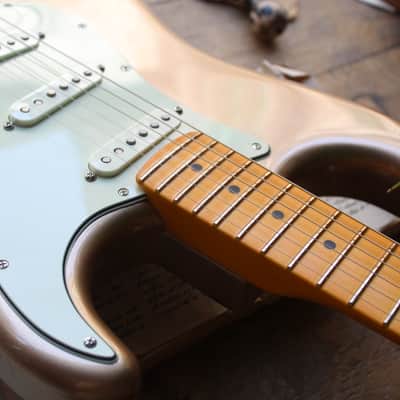 FENDER "American Professional Classic Stratocaster Fade Firemist Gold" GIGBAG, 3, 46 KG image 3