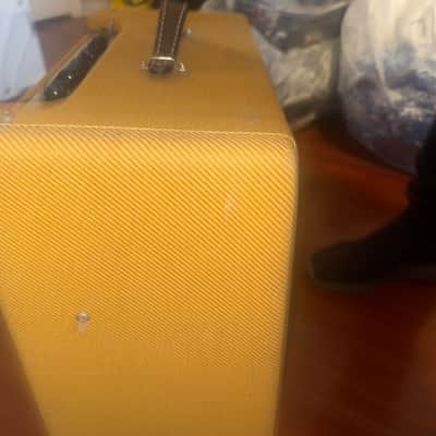Fender Blues Junior Lacquered Tweed 15-Watt 1x12" Guitar Combo 2016 - Present - Lacquered Tweed image 3