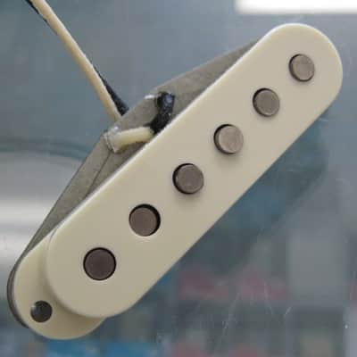 Fender American Vintage 65 Stratocaster Single Pickup 0992237000 image 1