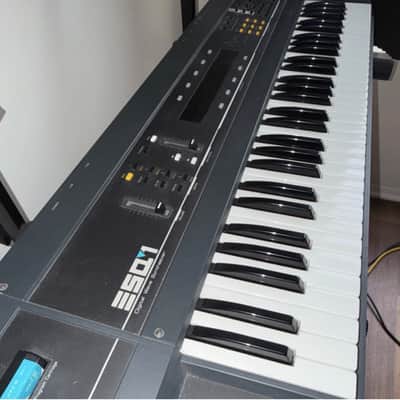 Ensoniq ESQ-1 Wave Synthesizer 1986 - Black