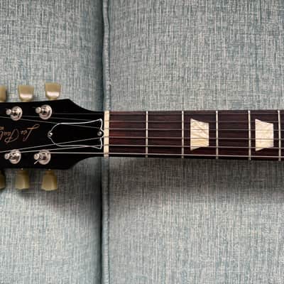Gibson Les Paul Tribute Custombuckers 50s Wiring Honeyburst Gibson Soft Case Preview Video image 7